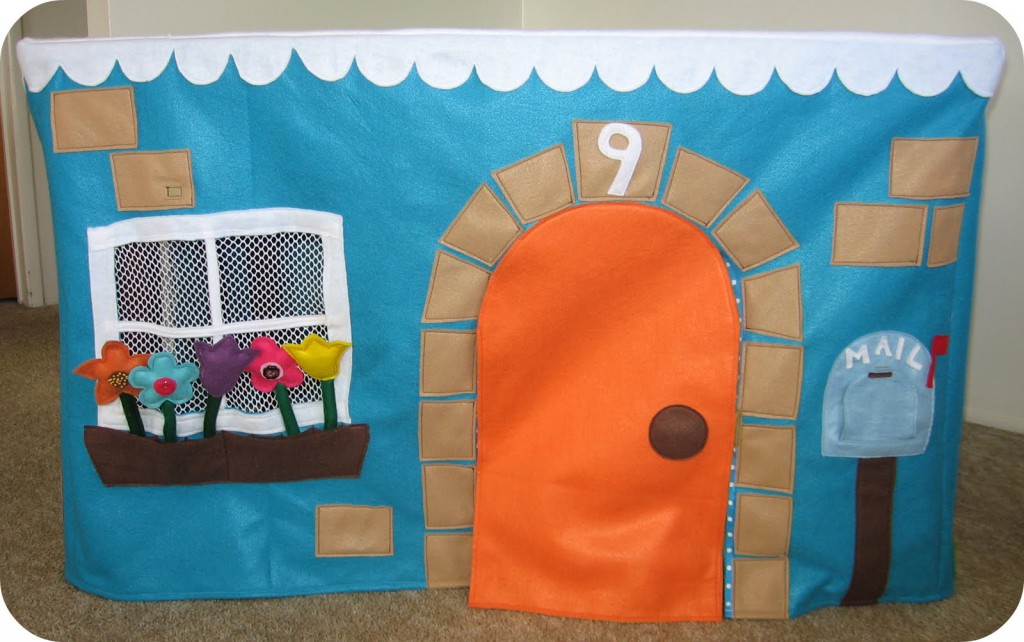 Делаем игровой дом – палатку для детей на балконе (+32 фото)