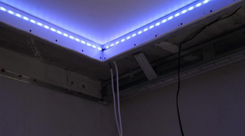 Светодиодное освещение в интерьере квартиры: плюсы и минусы (виды устройств)