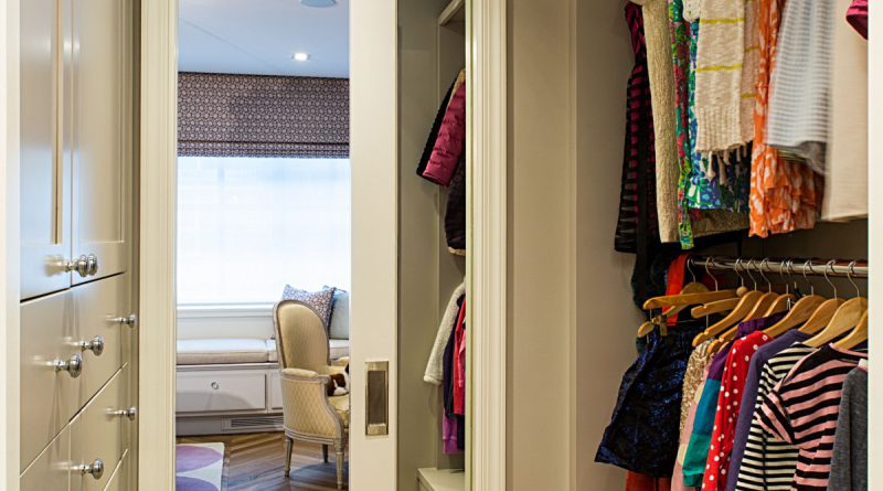 Как сделать гардеробную комнату из кладовки: идеи обустройства |+50 фото