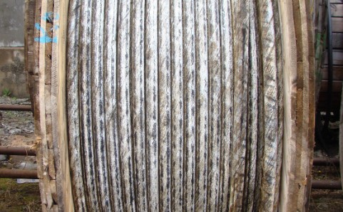 Силовые кабели с поясной изоляцией в фото