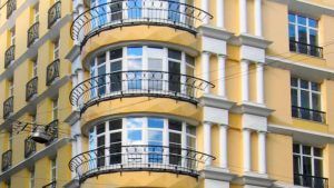 Входит ли балкон или лоджия в общую площадь квартиры в фото
