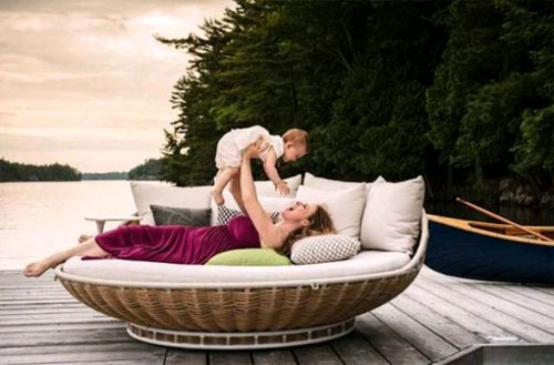 Висячие диваны Dedon Swingrest для роскошного отдыха в фото