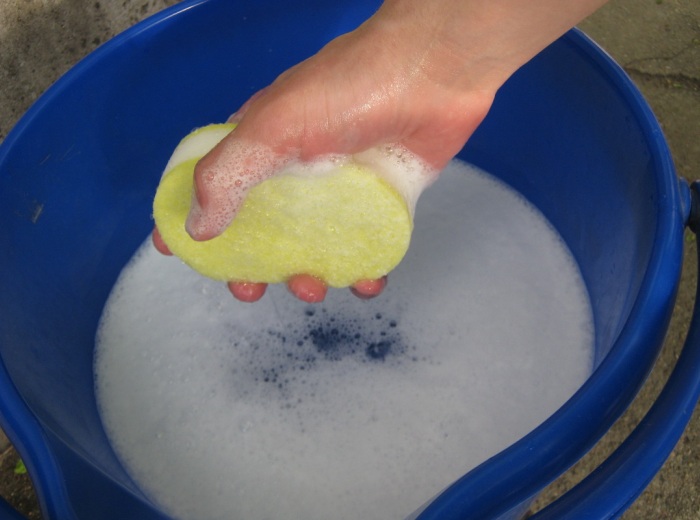 Методика и средства, чем мыть моющиеся обои в фото