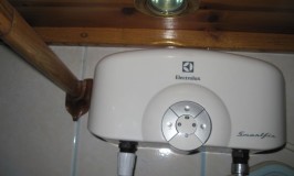 Как установить и подключить электрический водонагреватель проточного типа в фото