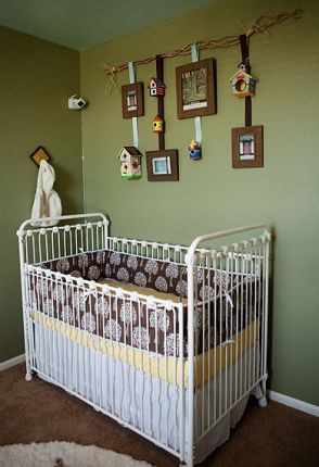 Яркое оформление детской комнаты в фото