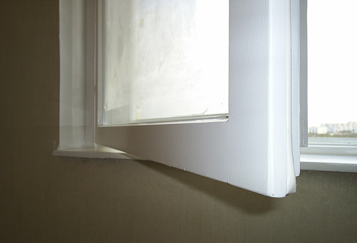 Как правильно покрасить окно с деревянной рамой? в фото