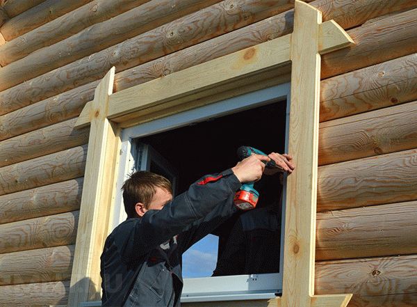 Установка и отделка пластиковых окон в деревянном доме в фото