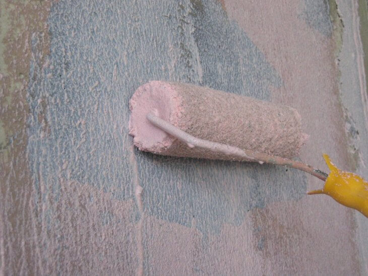 Грунтовка бетоноконтакт – самое лучшее средство для малопористых оснований в фото
