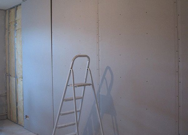 Делаем обшивку стен гипсокартоном: практичное декоративное решение в фото
