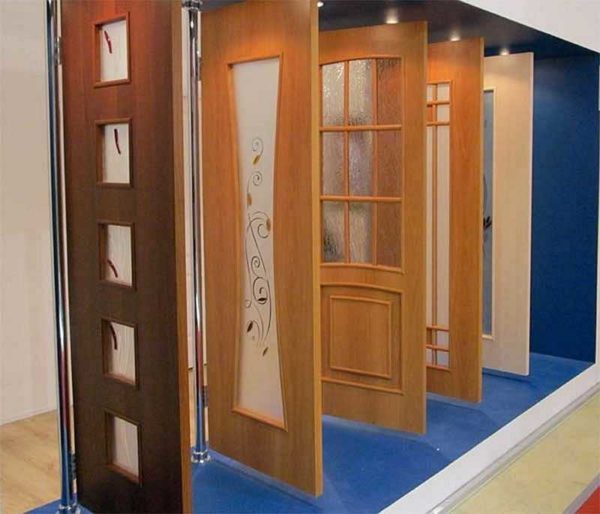 Двери для влажных помещений: в санузел (ванную и туалет) в фото