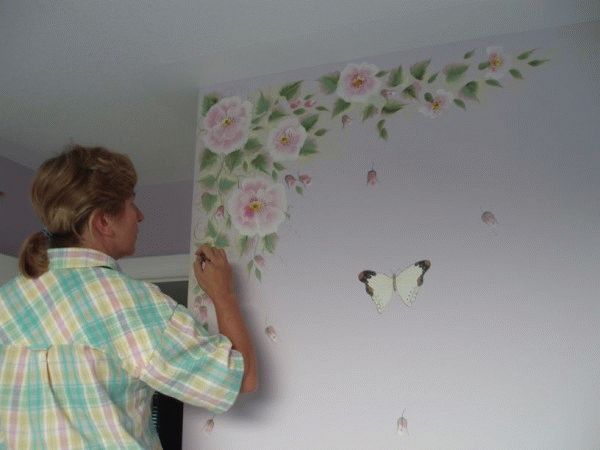 Рисунки на стенах – идеальное оформление детской комнаты в фото