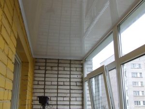 Расчет материалов для подвесного потолка на балкон в фото