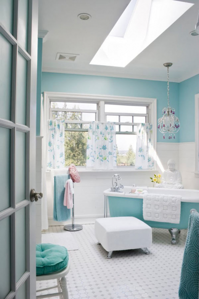 Ванные комнаты в голубых тонах в фото