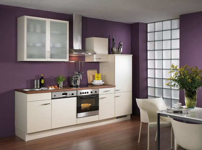 Обои фиолетового цвета для кухни в фото