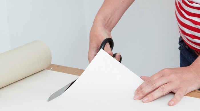 Как выбирать и клеить виниловые обои на бумажной основе, общие инструкции в фото