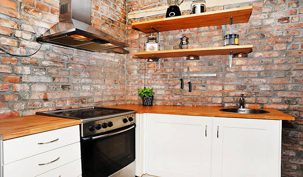 Кирпичные стены в интерьере кухни с фото в фото