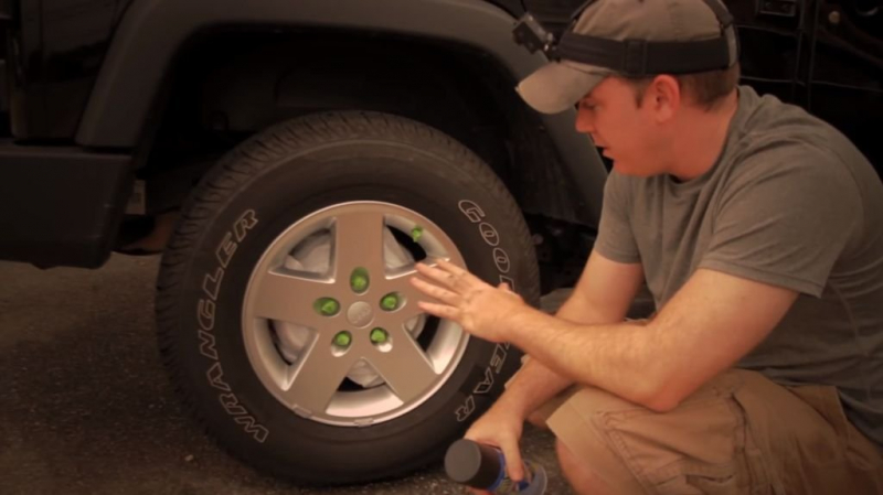Как покрасить диски авто не снимая колес в фото