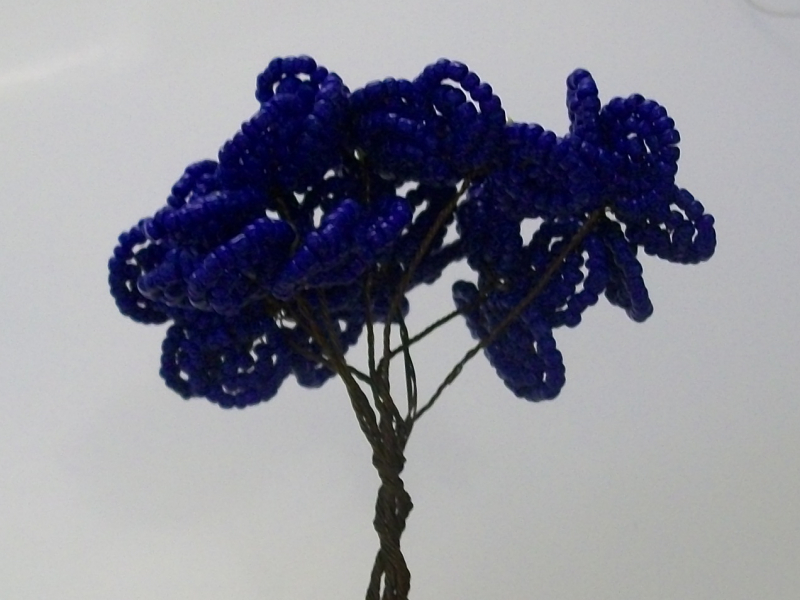 Мастер-класс по фиалке из бисера: схема плетения махрового цветка с фото и видео в фото