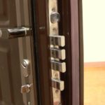 Замки для входной металлической двери : правила выбора в фото