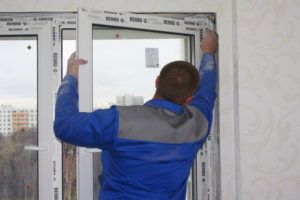Замена петель балконных пластиковых дверей в фото