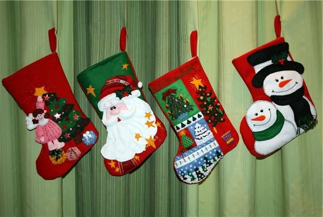 Поделки: Новогодние чулки и сапожки для Санта Клауса (14 фото) в фото