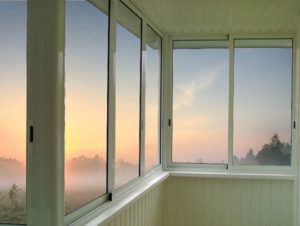 Виды и преимущества алюминиевых балконных рам в фото