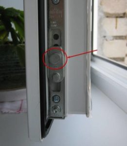 Как самостоятельно отрегулировать пластиковую балконную дверь в фото
