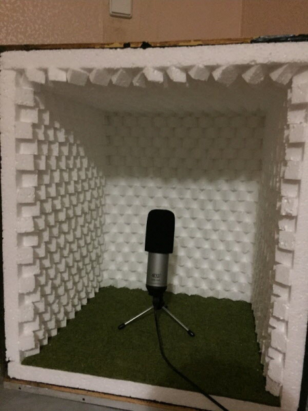 Самодельный акустический экран для микрофона в фото