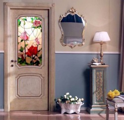 Витражные стекла в межкомнатных дверях: элегантность и практичность в изысканности в фото