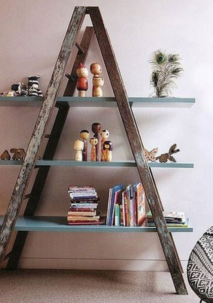 Оригинальная лестница стеллаж — подборка идей для дома или дачи в фото
