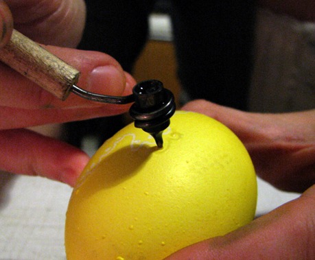 Роспись пасхальных яиц своими руками: мастер-класс для начинающих в фото