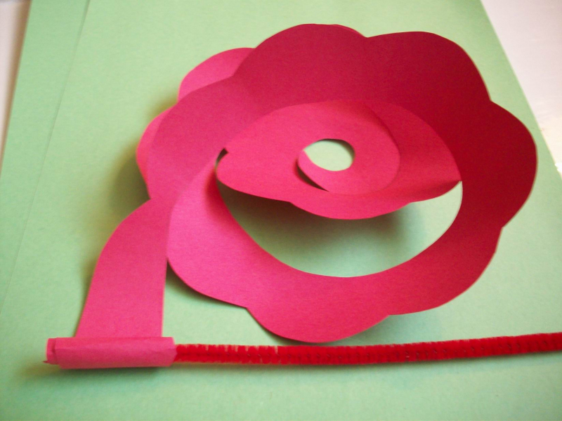 Как сделать розу из бумаги в фото