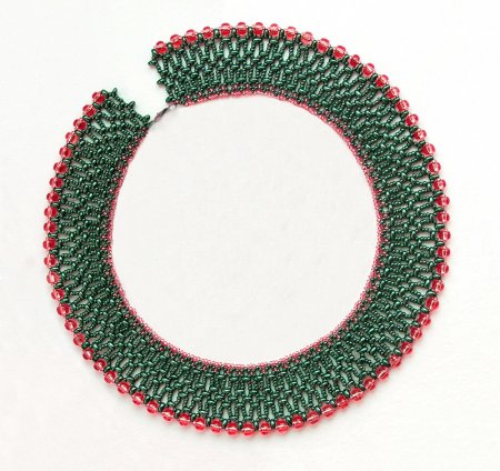 Схема плетения из бисера ожерелья «Сью» в фото