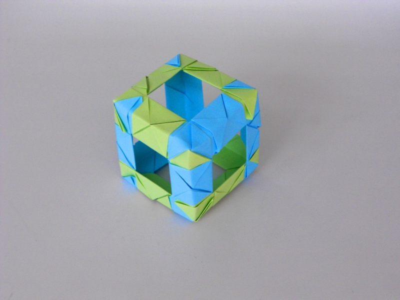 Оригами кубик из бумаги. Как сделать куб в фото