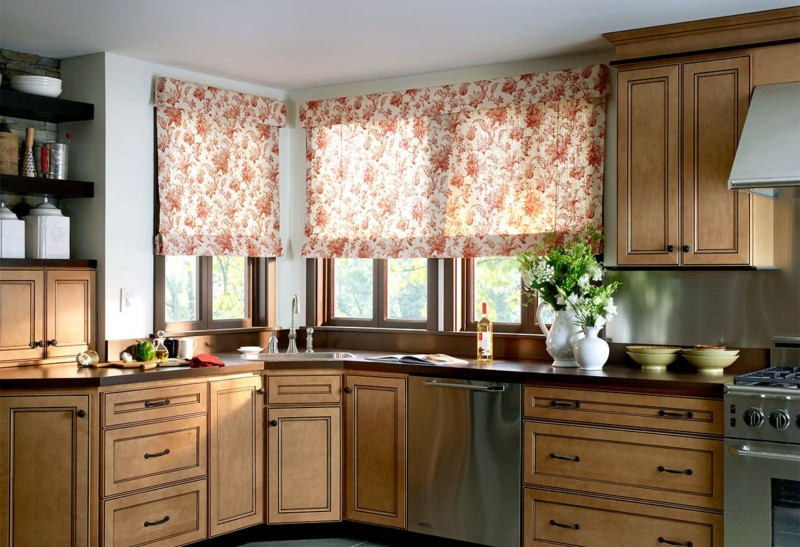 Какие шторы лучше выбрать для оформления окна на кухне в фото