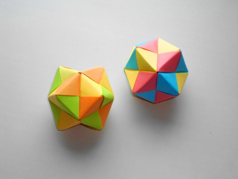 Оригами многогранник из бумаги в фото
