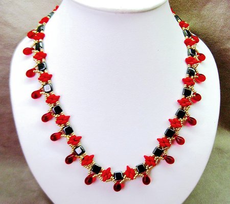 Схема плетения из бисера ожерелья «Redberry» в фото
