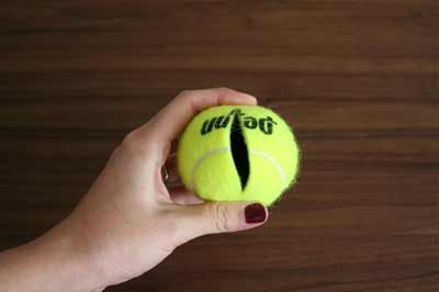 Подставки из теннисного мяча в фото