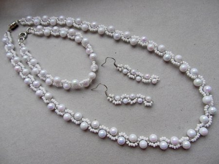 Схема плетения из бисера ожерелья «White Frost» в фото