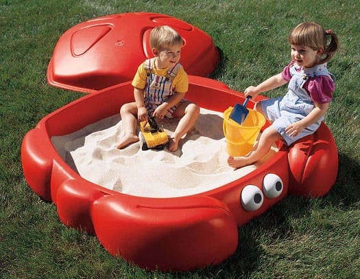 Игровое пространство: детская песочница для дачи и другое в фото