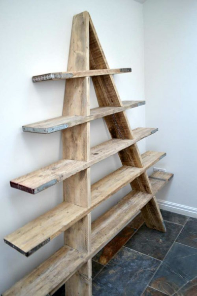 Оригинальная лестница стеллаж — подборка идей для дома или дачи в фото