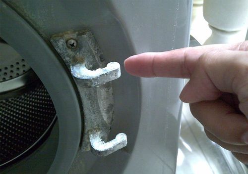 Не открывается дверь в стиральной машине: причины в фото