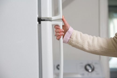 Замена уплотнительной резинки дверей холодильника в фото