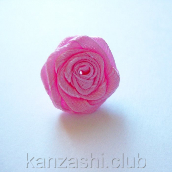 Роза из атласной ленты в технике канзаши: пошаговая инструкция в фото
