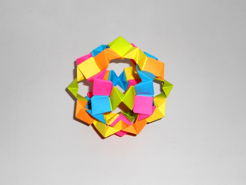 Оригами 3D шар из бумаги. Кусудама звезда в фото