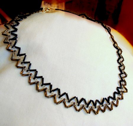 Схема плетения из бисера ожерелья «Janny» в фото