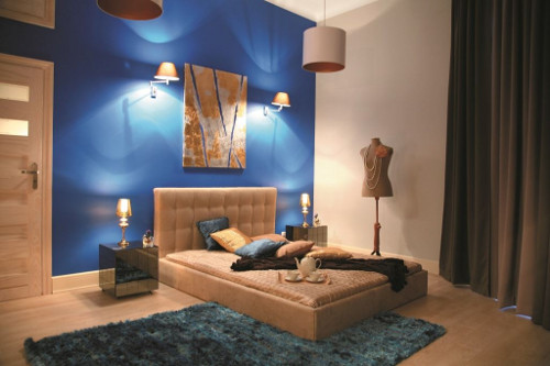 Синий цвет в спальне: интересные идеи в фото