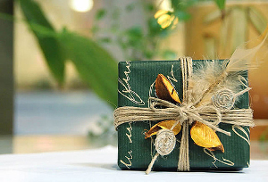 Коробка для подарка своими руками на свадьбу из картона в фото