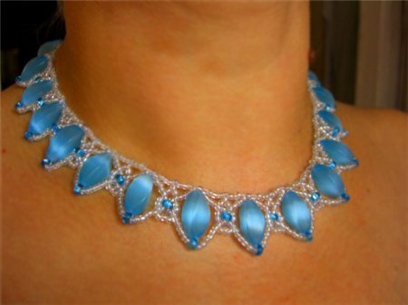 Схема плетения из бисера ожерелья «Голубой Дунай» в фото