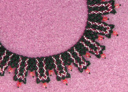 Схема плетения из бисера ожерелья «Damiani» в фото